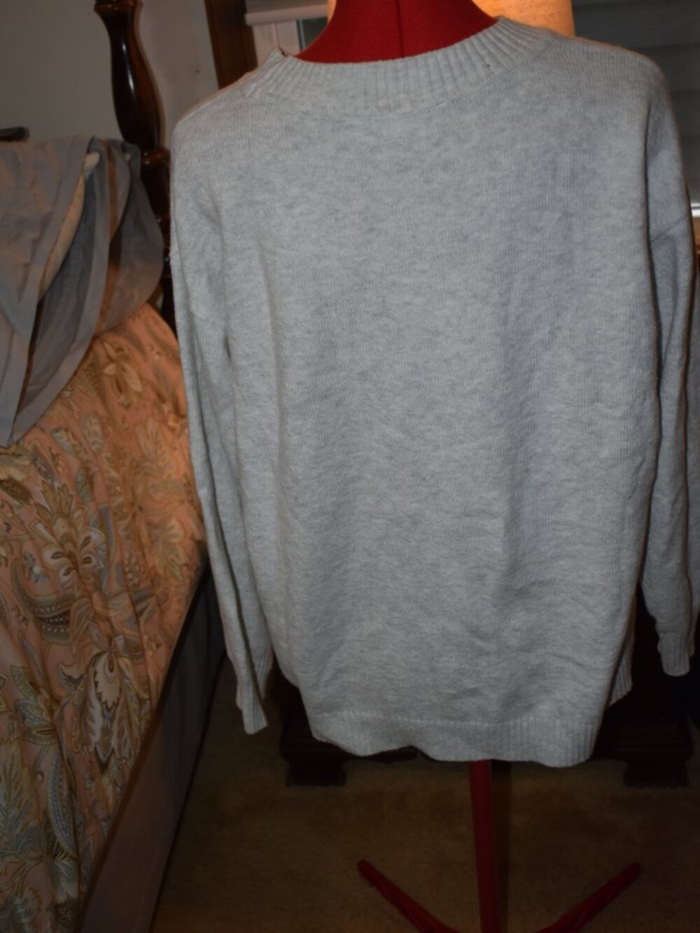 sweater - Picture 5 of 6